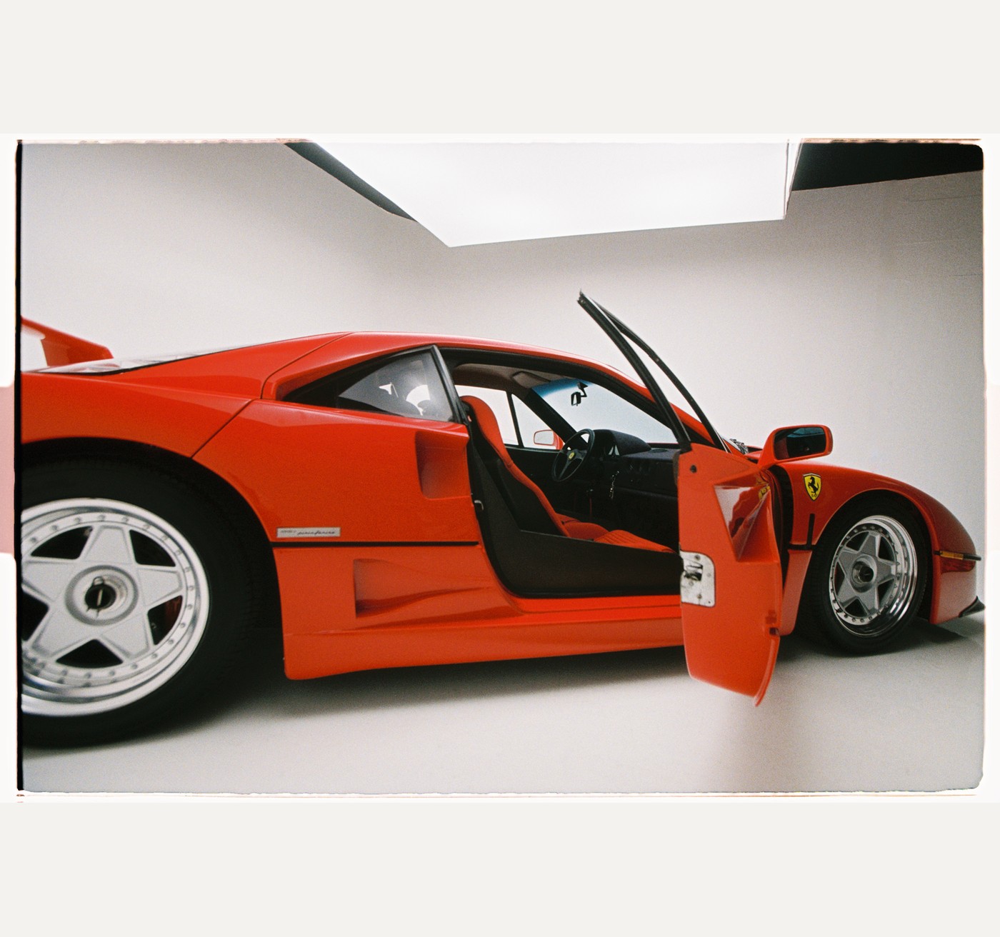 1990 Ferrari F40 image 13